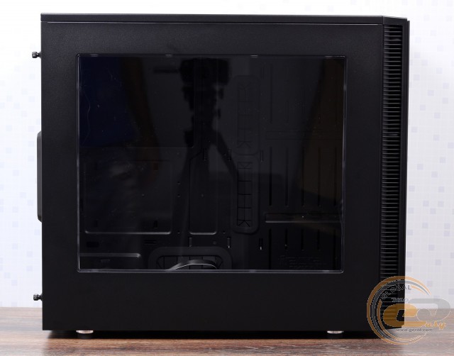 Fractal Design Define S Window