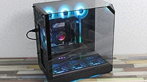 Огляд APNX V2: панорамний корпус для продуктивних комплектуючих