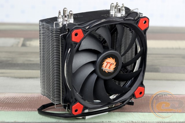 Thermaltake Riing Silent 12 Red