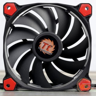 Thermaltake Riing Silent 12 Red