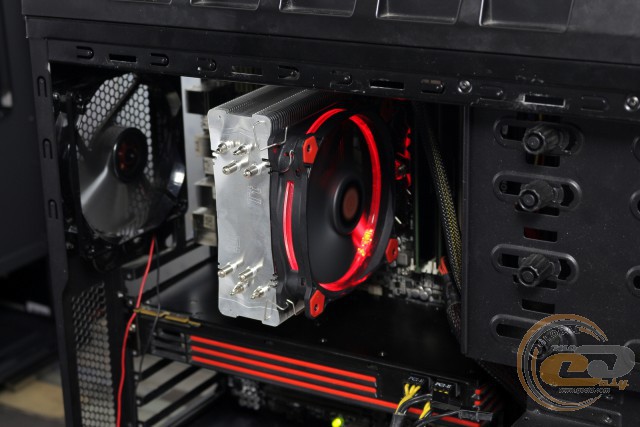 Thermaltake Riing Silent 12 Red