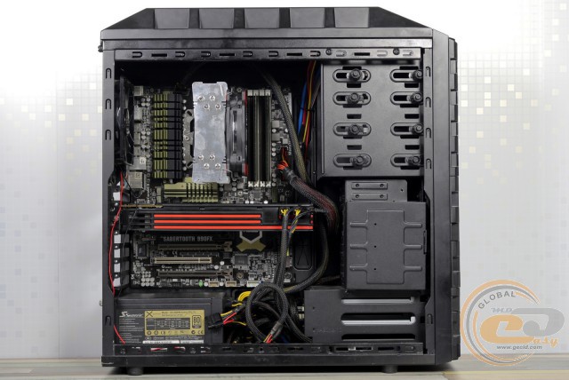 Thermaltake Riing Silent 12 Red