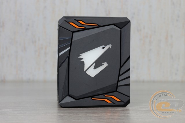 GIGABYTE AORUS ATC700