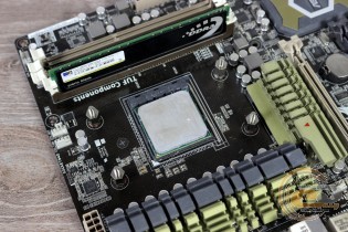 GIGABYTE AORUS ATC700