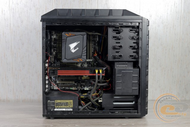 GIGABYTE AORUS ATC700