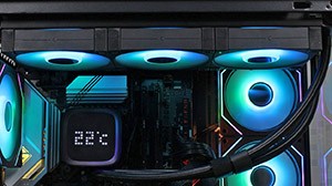 Огляд рідинної системи охолодження DeepCool LP360: екран на додачу