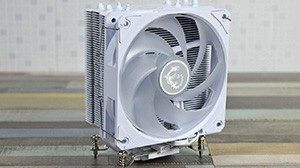 Огляд MSI MAG COREFROZR AA13 WHITE: компактний кулер з ARGB-підсвічуванням і тихою роботою