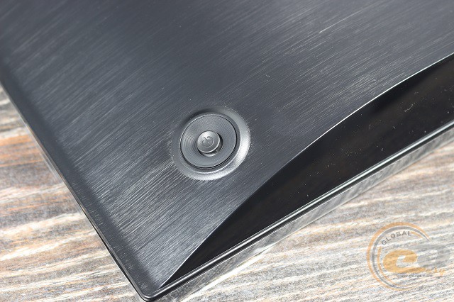 Samsung U28E590D