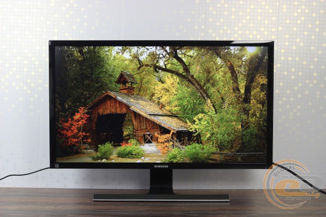 Samsung U28E590D