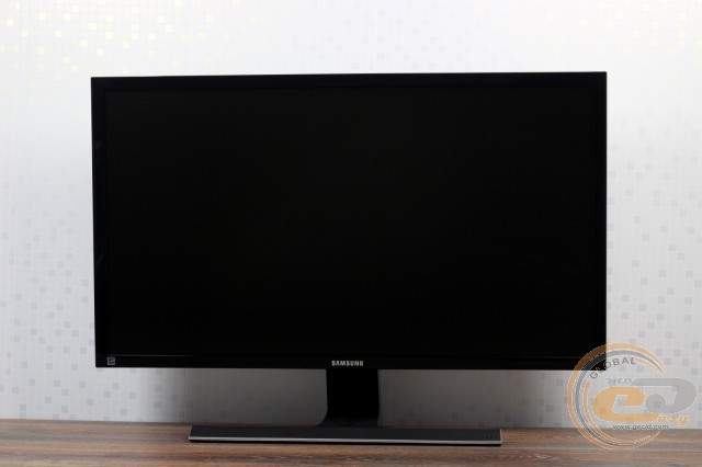 Samsung U28E590D