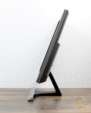 Samsung U28E590D