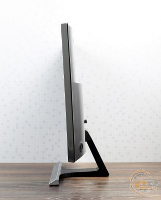 Samsung U28E590D