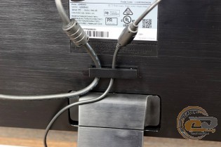 Samsung U28E590D