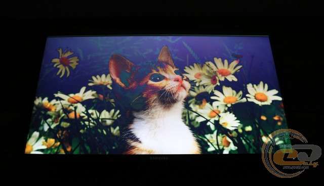 Samsung U28E590D