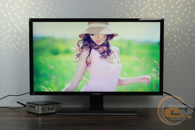 Samsung U28E590D
