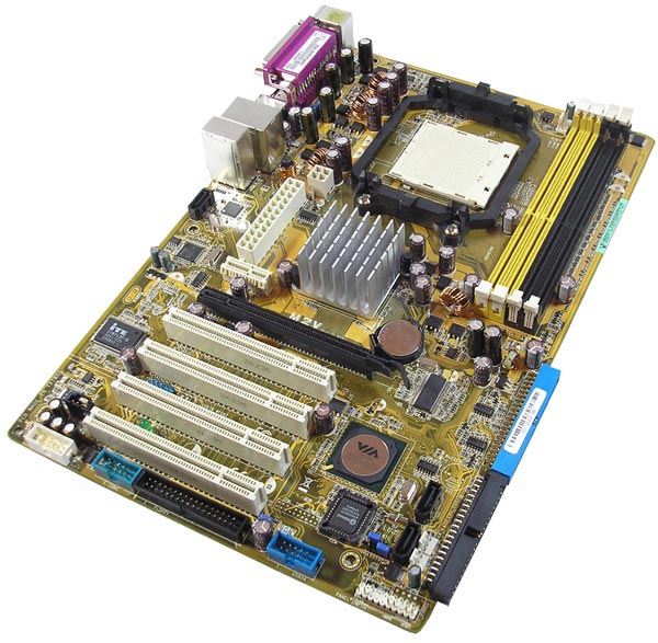 зовнішній вигляд материнської плати ASUS M2V