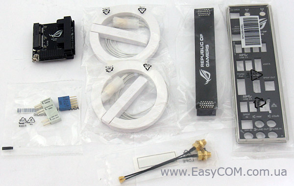 ASUS_Maximus_V_Formula_ThunderFX_packaging_arrangement