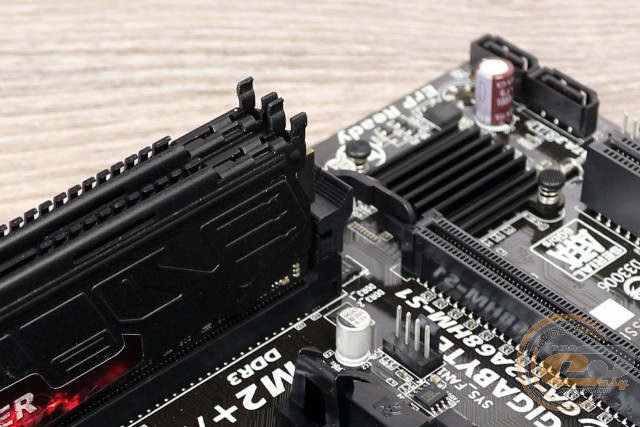 GIGABYTE GA-F2A68HM-S1