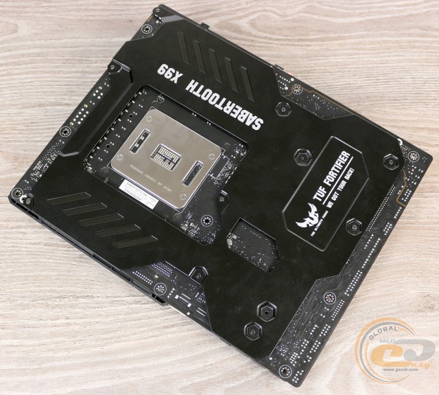 ASUS SABERTOOTH X99