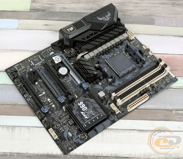ASUS TUF SABERTOOTH 990FX R3.0