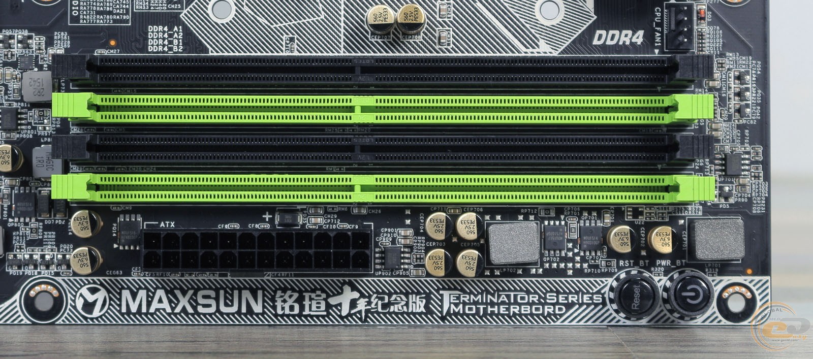 Maxsun terminator z790m. 3 Планки оперативной памяти двухканальный режим. Двухканальный режим оперативной памяти MS-7390. 2 Канальный режим оперативной памяти. Двухканальный режим ОЗУ.