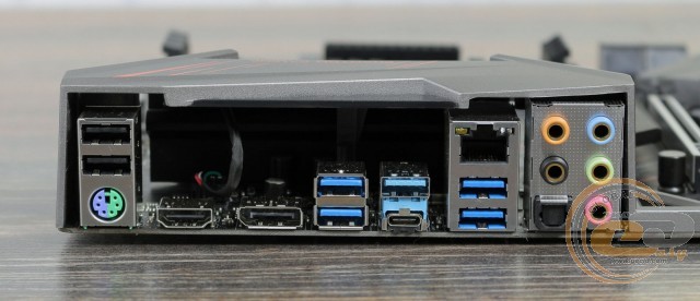 ASRock B365 Phantom Gaming 4