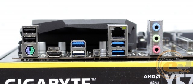 GIGABYTE X570 UD