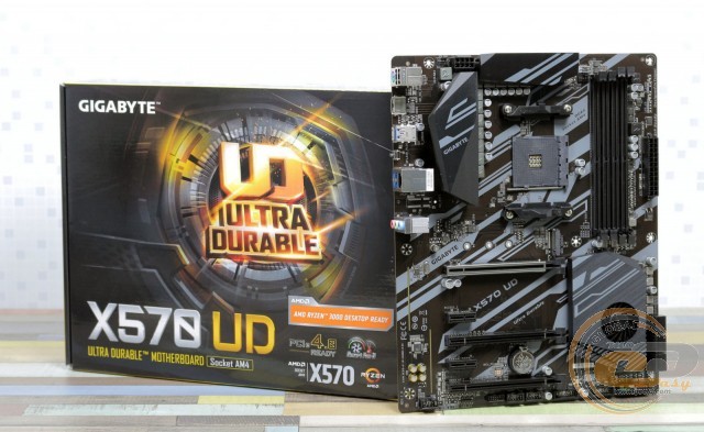 GIGABYTE X570 UD