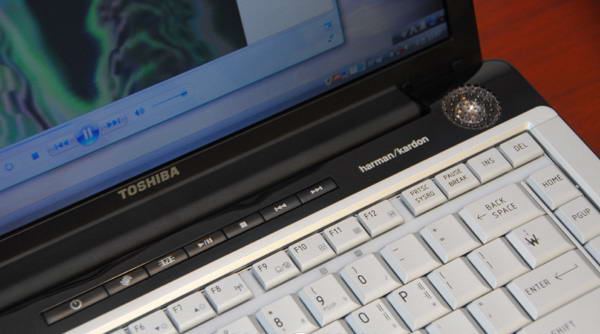 Новинка від компанії Toshiba - Satellite M200 з 14,1 дюймовим дисплеєм на платформі Santa Rosa