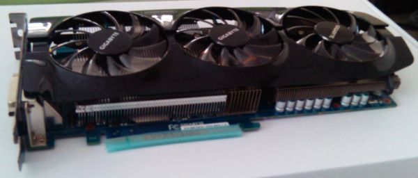 GIGABYTE GeForce GTX 670 (GV-N670-OC)