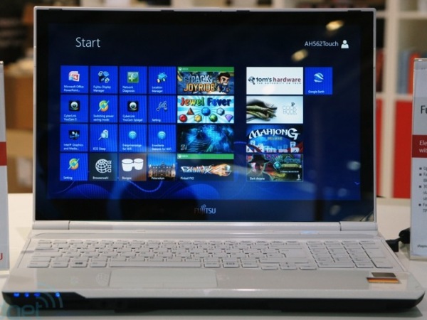 Fujitsu_LifeBook_AH562