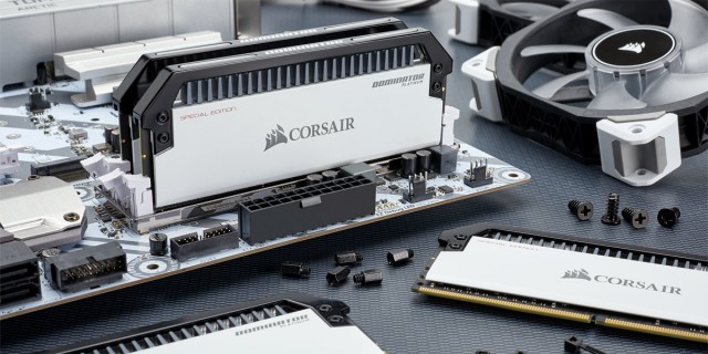 CORSAIR Dominator Platinum Special Edition CONTRAST DDR4