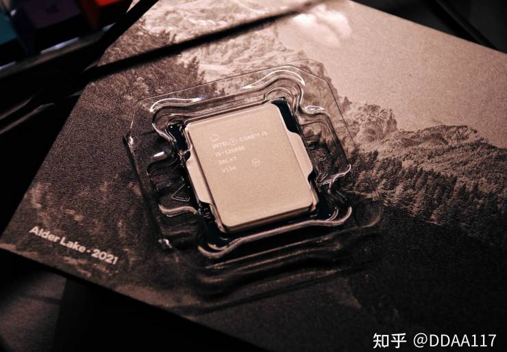 Intel Core i5-12600K Core i9-12900K