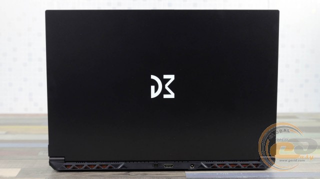 Dream Machines G1650Ti-15UA61