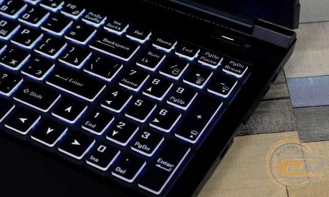 Dream Machines G1650Ti-15UA61