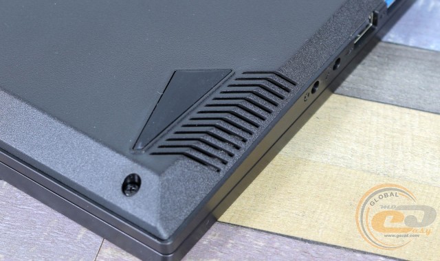 Dream Machines G1650Ti-15UA61