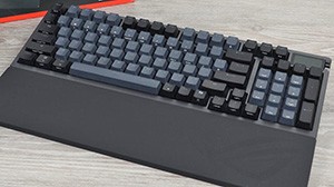 Огляд ASUS ROG Azoth 96 HE: клавіатура без компромісів?