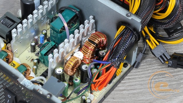 QUBE QBC-GPM-700W-80B