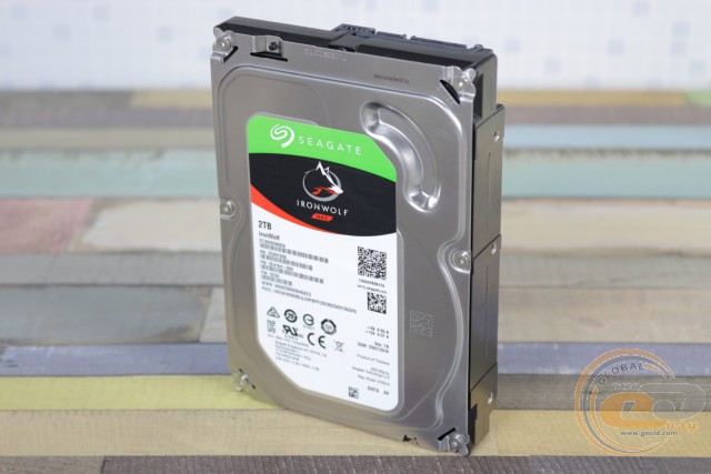 Seagate IronWolf (ST2000VN004)